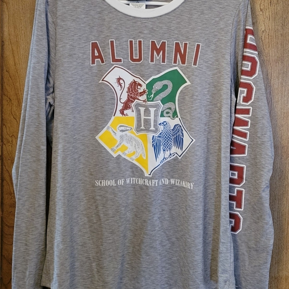 Warner Bros. Harry Potter Gray and White Shirt